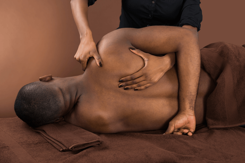 What are the benefits of deep tissue massage? Deep tissue massage offers both physical and psychological benefits. Unlike other massage techniques that focus on relaxation, deep tissue massage helps to treat muscle pain and improve stiffness. But it can still help to you unwind mentally, too.